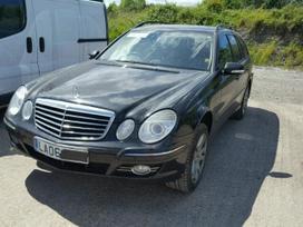 Mercedes-Benz E320 for parts. Pilnai orine pakaba du monitoriai maza rida galim