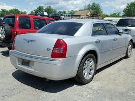 Chrysler 300C dalimis. 300c dalimis variklio ir dezes nera