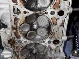 Volkswagen Golf dzinēja galva