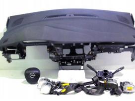 Opel Astra for parts. saugos pagalvių komplektas dalys yra originalios