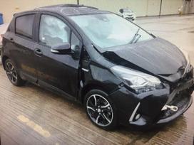 Toyota Yaris Hybridas dalimis is anglijos