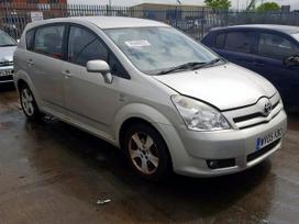 Toyota Corolla Verso по частям