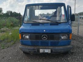 Mercedes-Benz 207 for parts. Automobilis ardomas dalimis запасные части автомобил