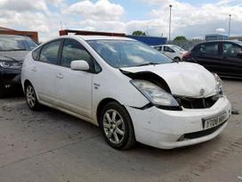 Toyota Prius dalimis. Automobilis ardomas dalimis запасные части автомобиля