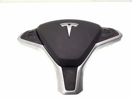 Tesla Model S drošības spilveni