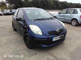 Toyota Yaris по частям