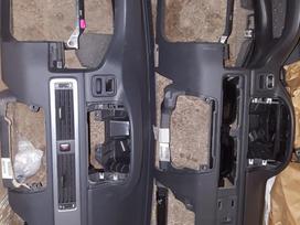 Volvo XC70 lights, front grill