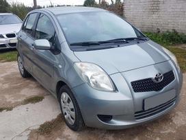Toyota Yaris по частям. Ideali masina variklis ir deze dirba kaip laikrodis