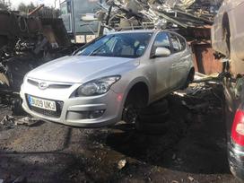Hyundai i30 по частям. 1 4 benzinas geras variklis