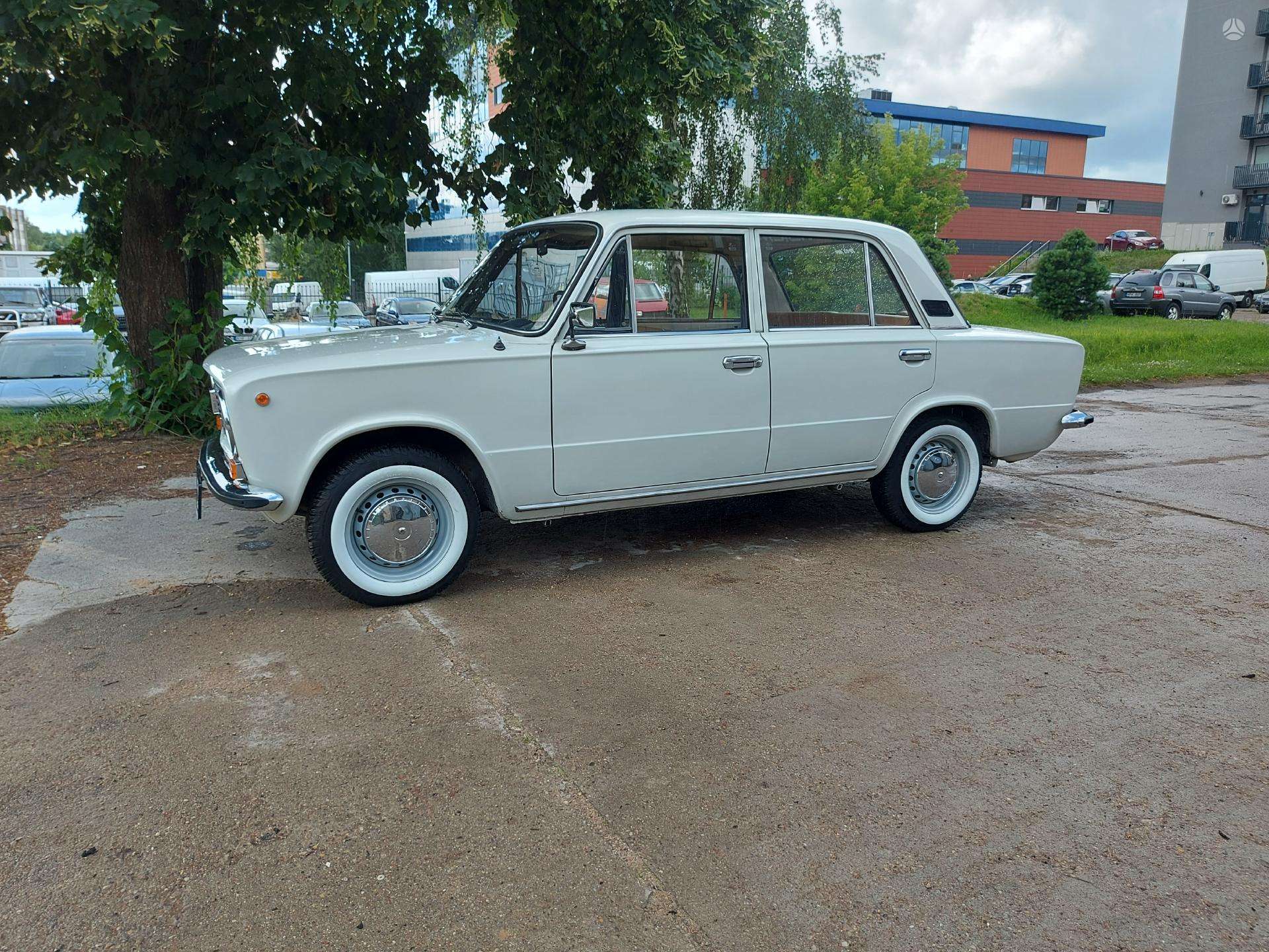 Lada 21011, 1.3 l., Седан 1979-01 m., | A19963657