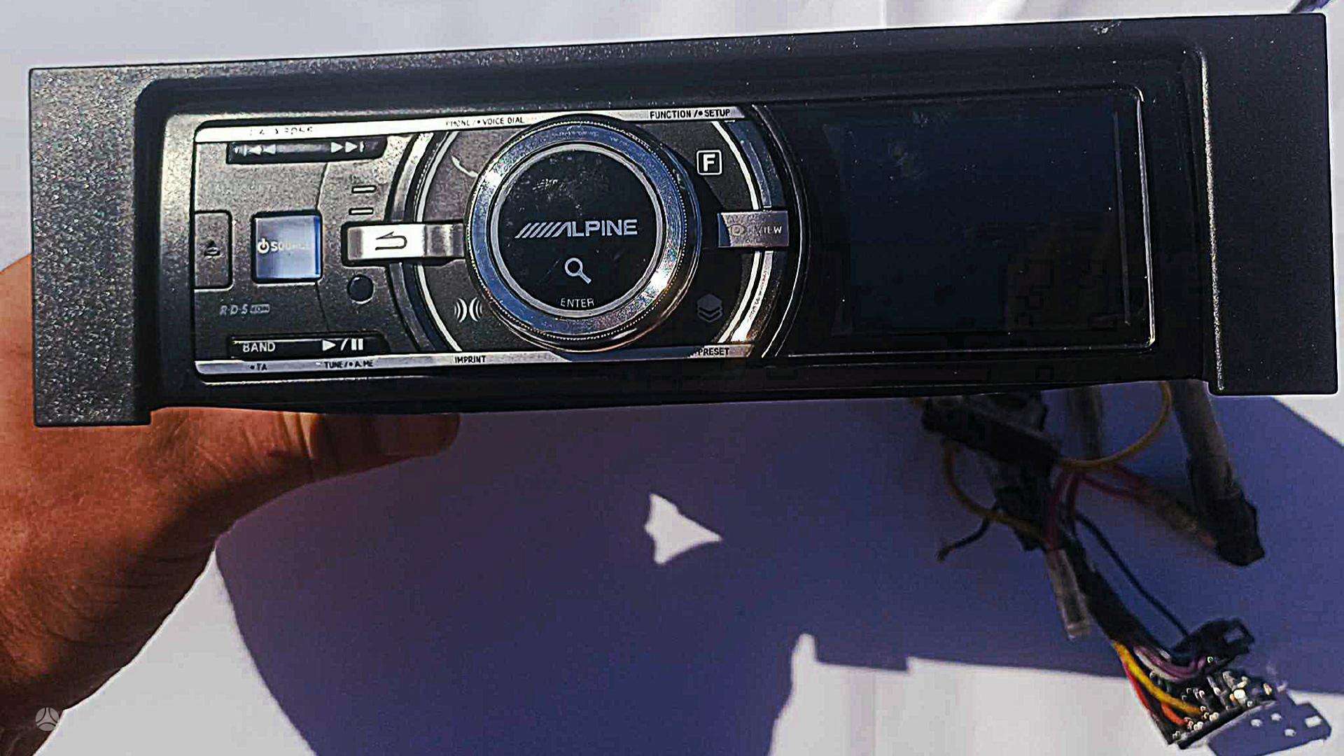アルパイン ALPINE iDA-X305S デッキ デジタルメディアレシーバ Alpine iDA-X305S Digital media receiver at Crutchfield