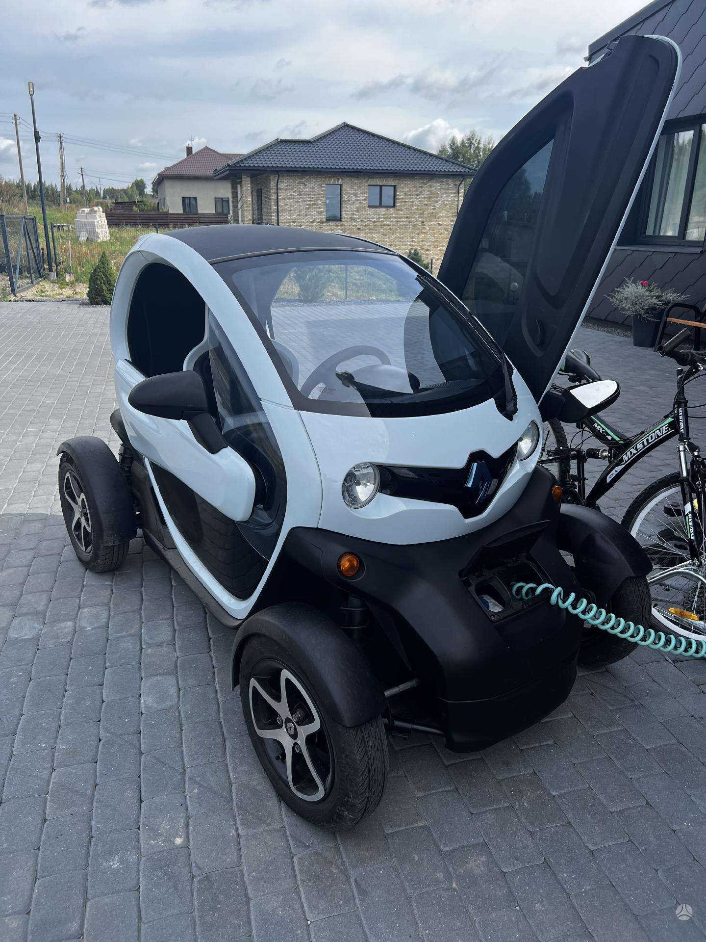 Twizy kaina 2024