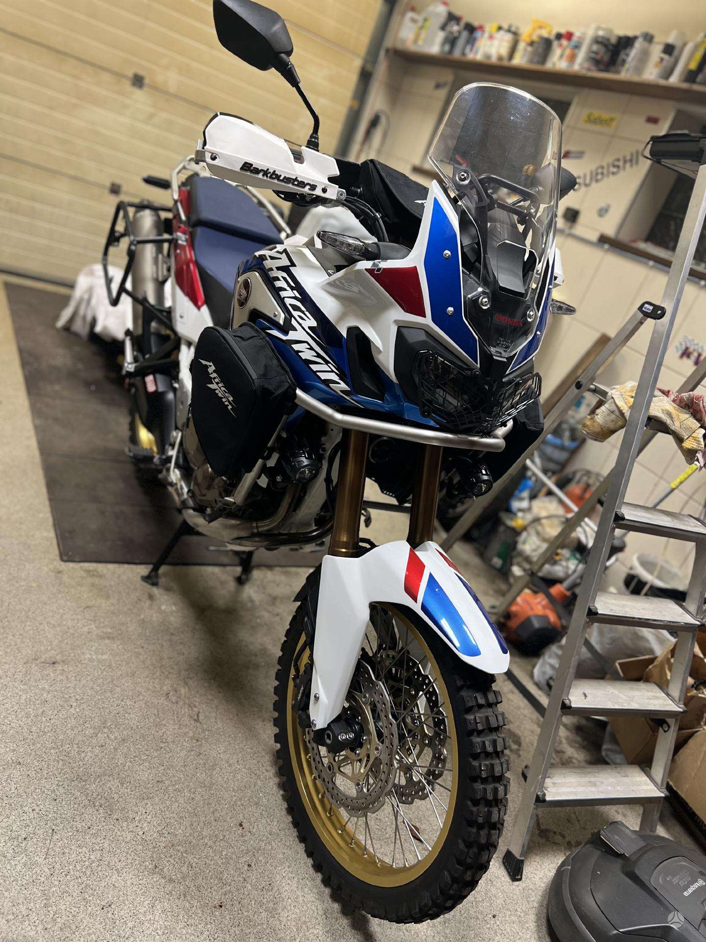 Africa twin hot sale 1000cc