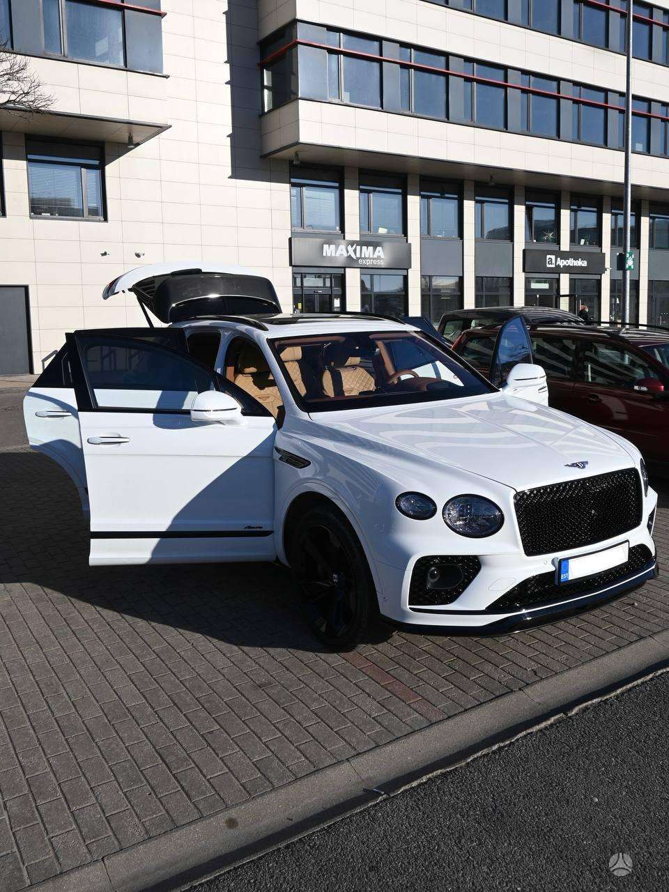 Bentley Bentayga, 4.0 l., Внедорожник / Кроссовер 2023-02 m., | A25508407