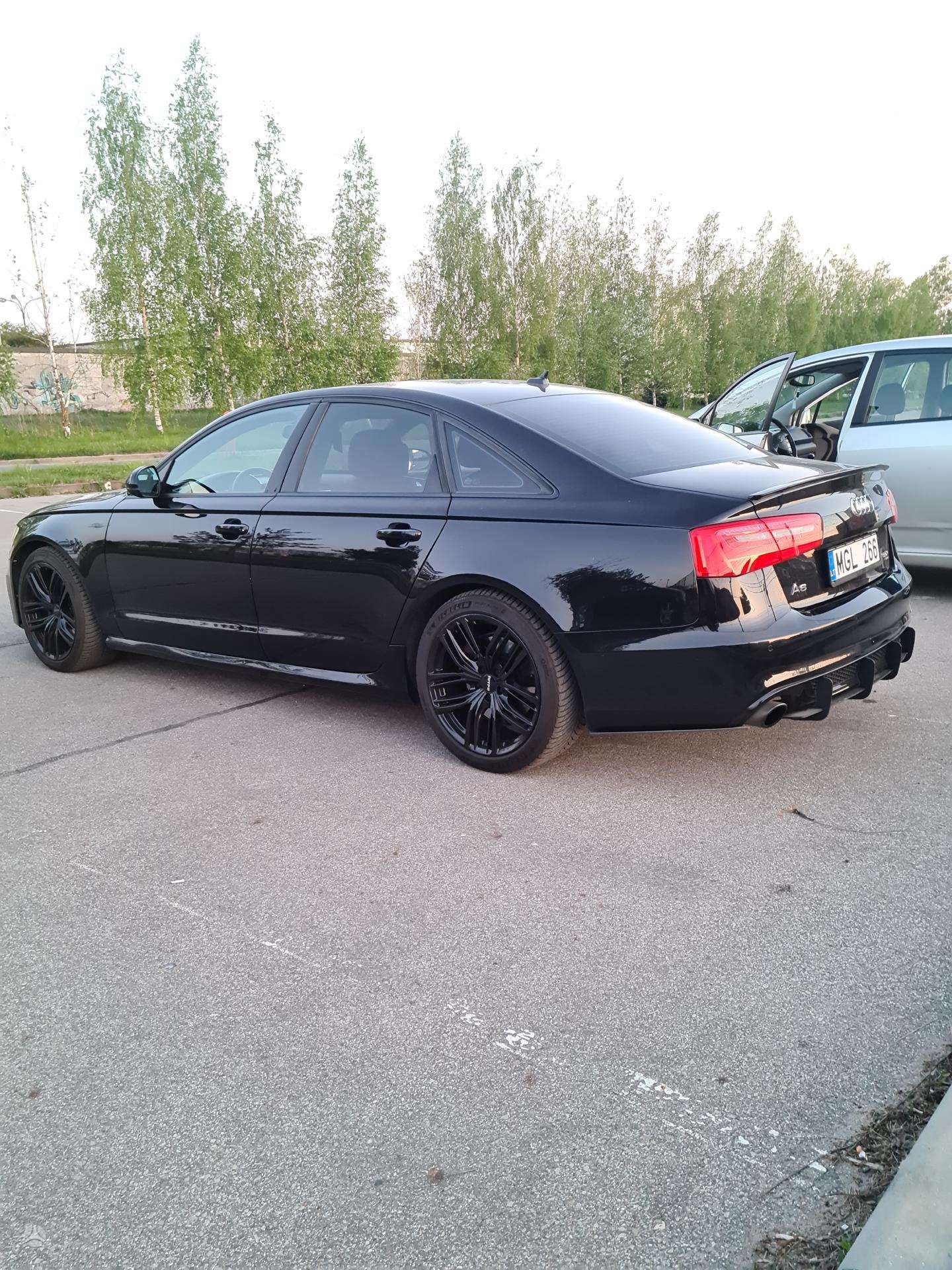 Audi A6, 3.0 l., Седан 2012-10 m., | A25684154