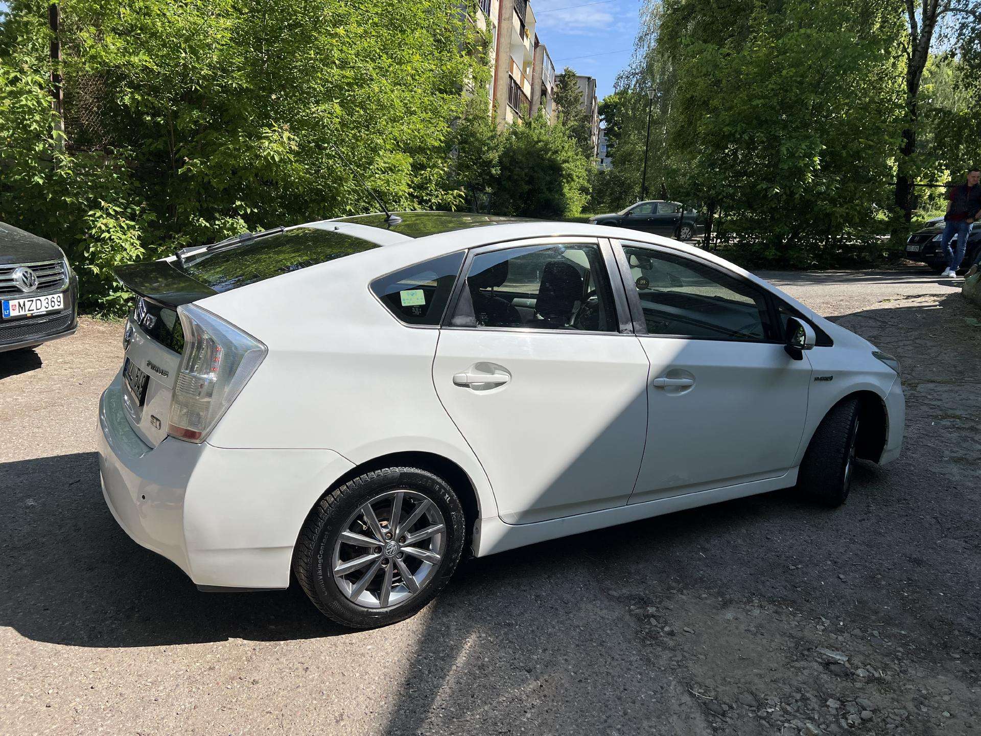 Toyota Prius, 1.8 l., Седан 2010 m., | A25346915