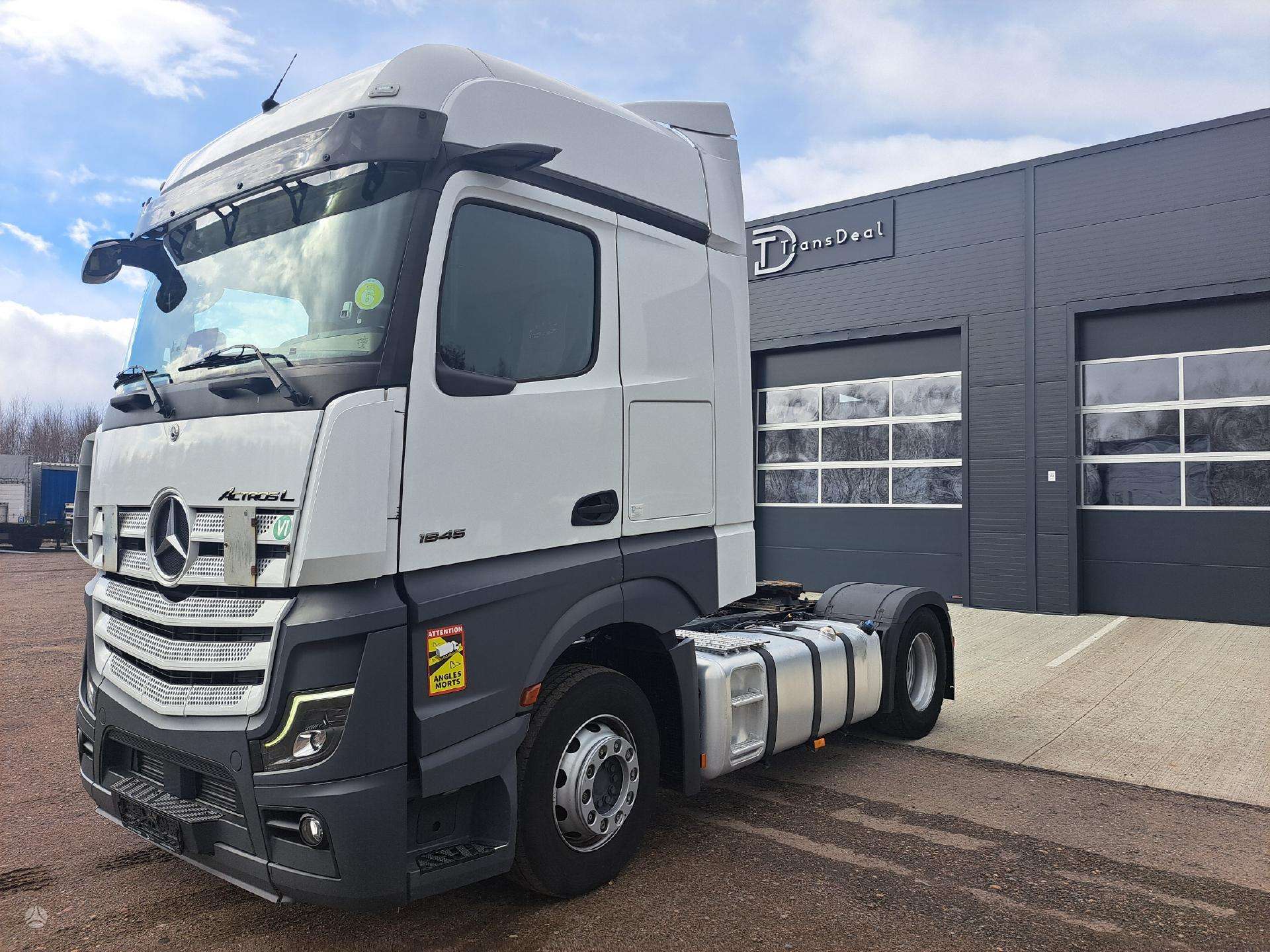 Mercedes-Benz Actros 1845
