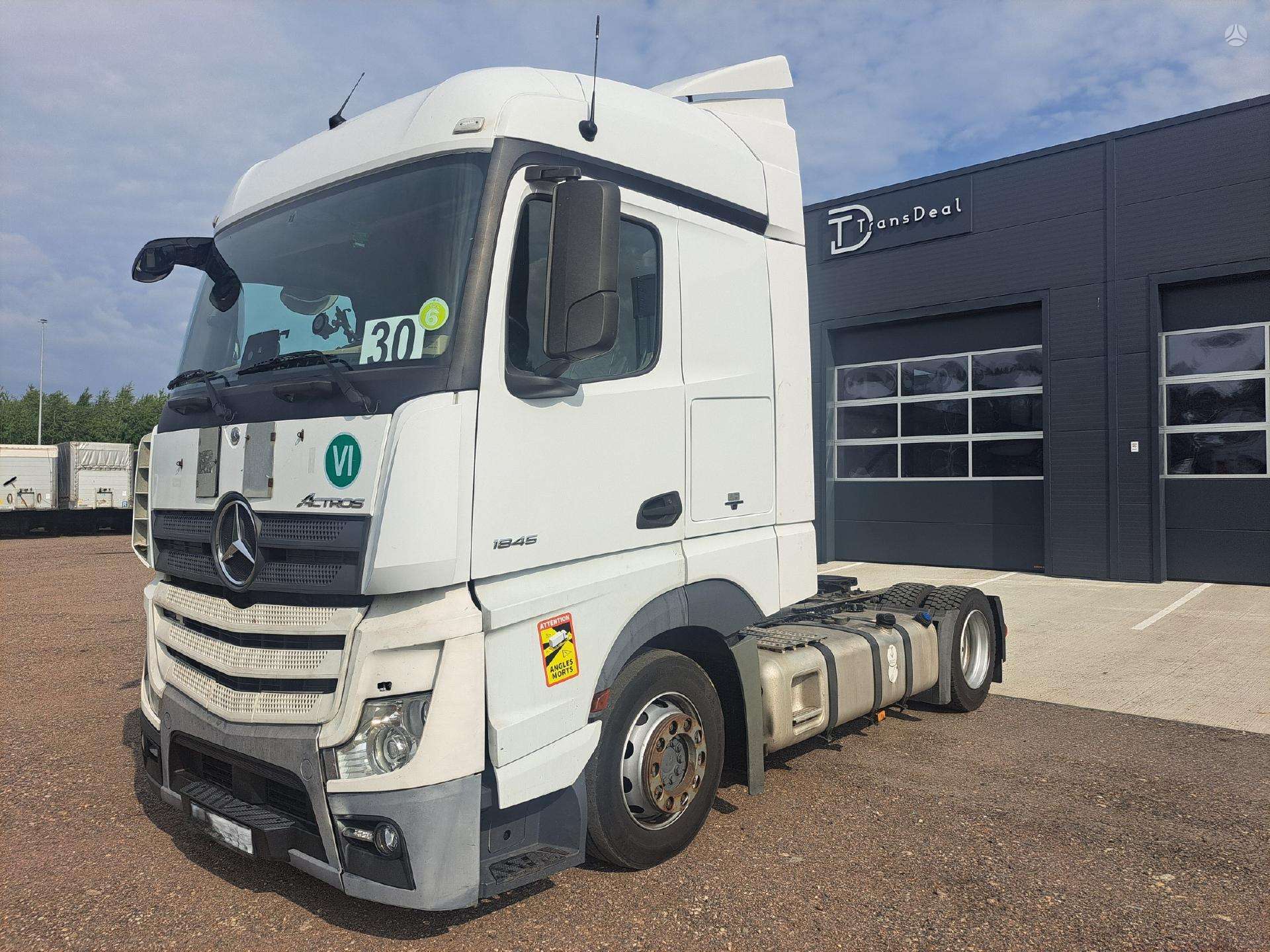 Mercedes-Benz Actros 1845 Mega