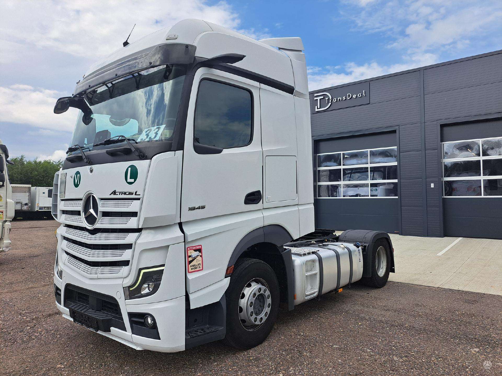 Mercedes-Benz Actros 1845