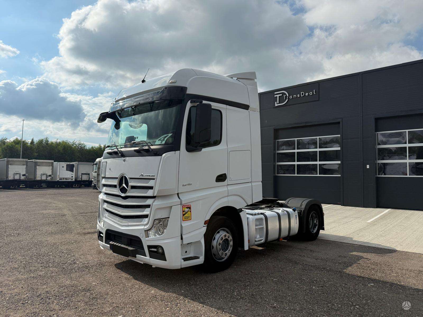 Mercedes-Benz Actros 1845