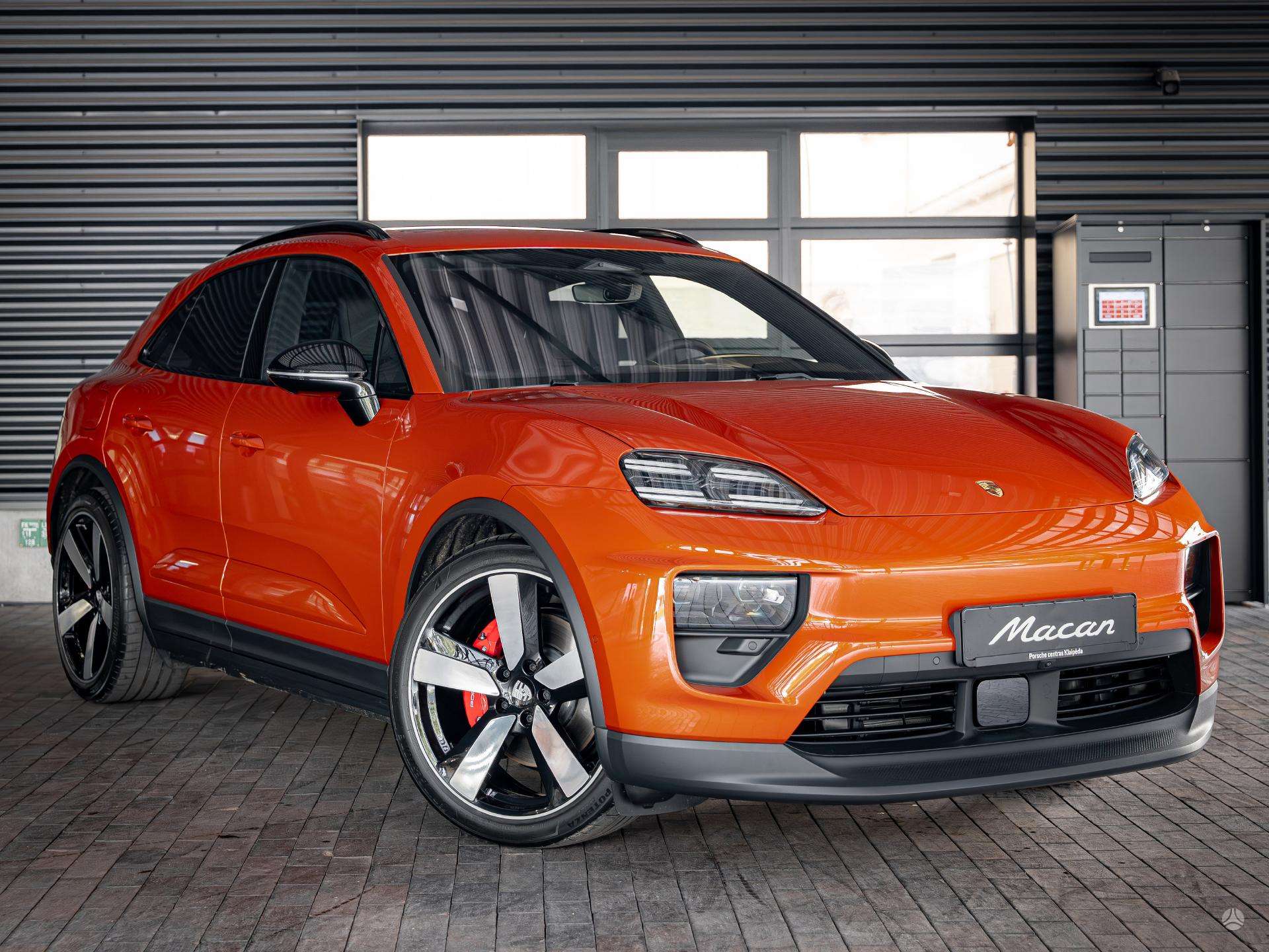 2025 Porsche Macan photo 8