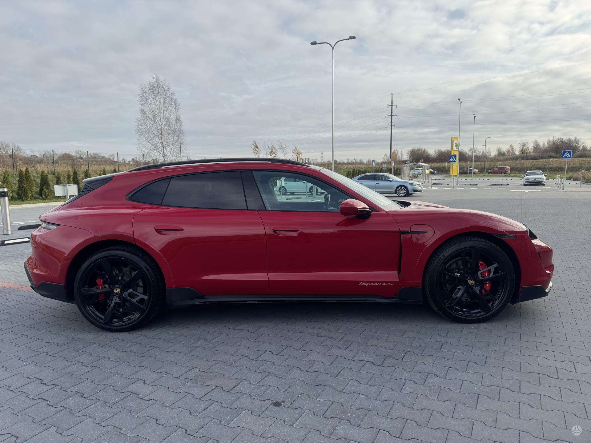2021 Porsche Taycan photo 8