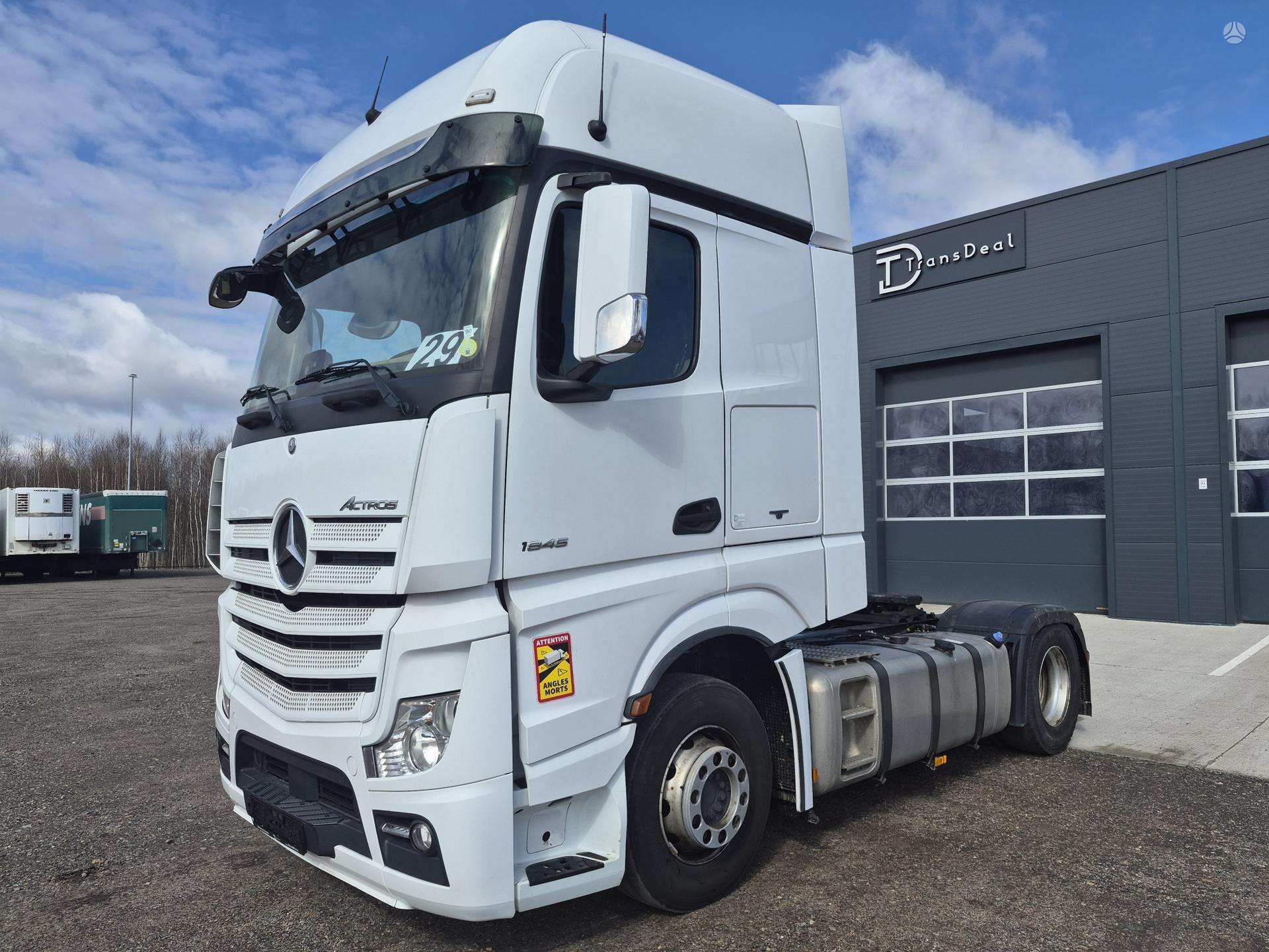 Mercedes-Benz Actros 1845 Giga