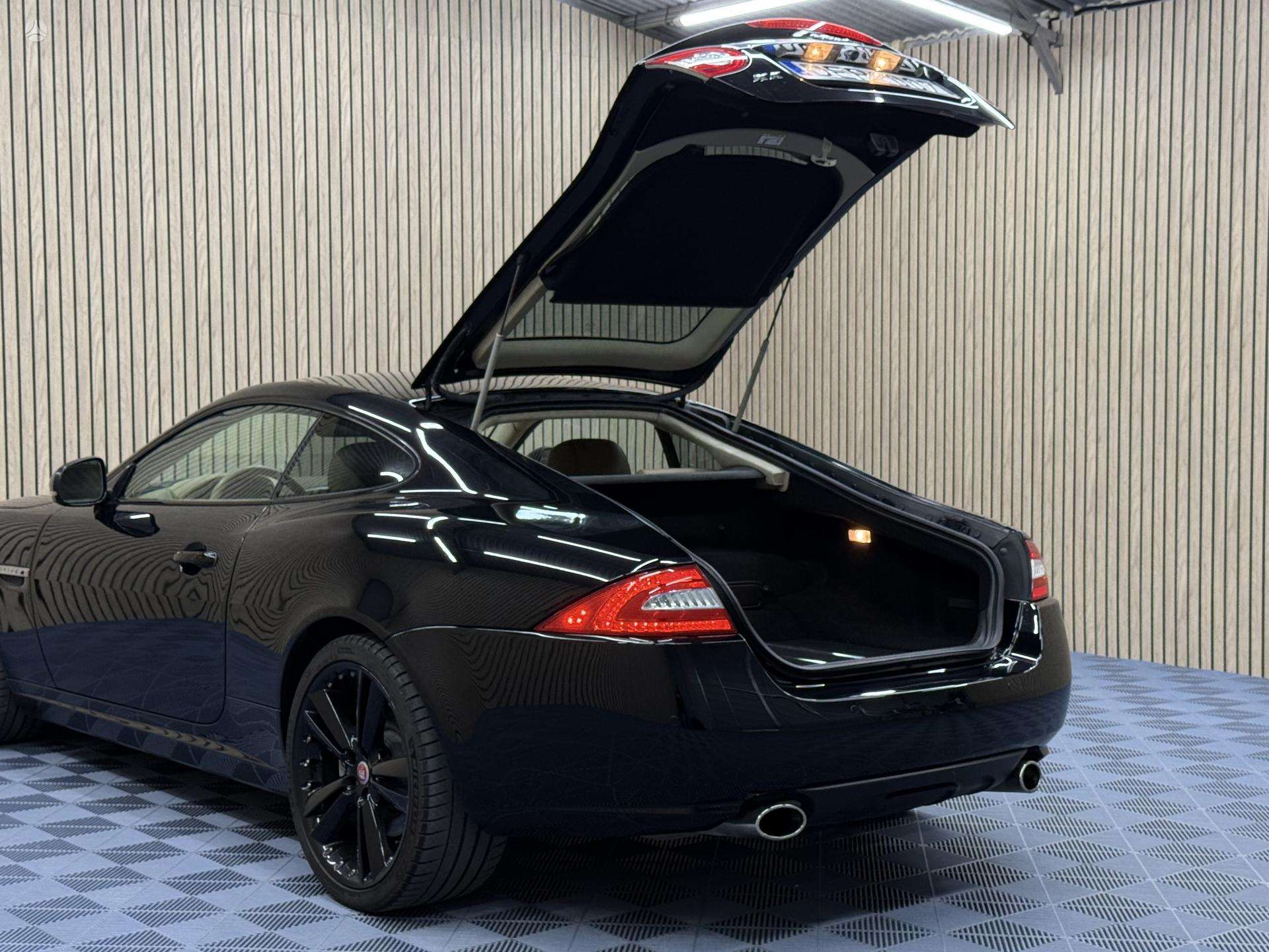 Jaguar XK