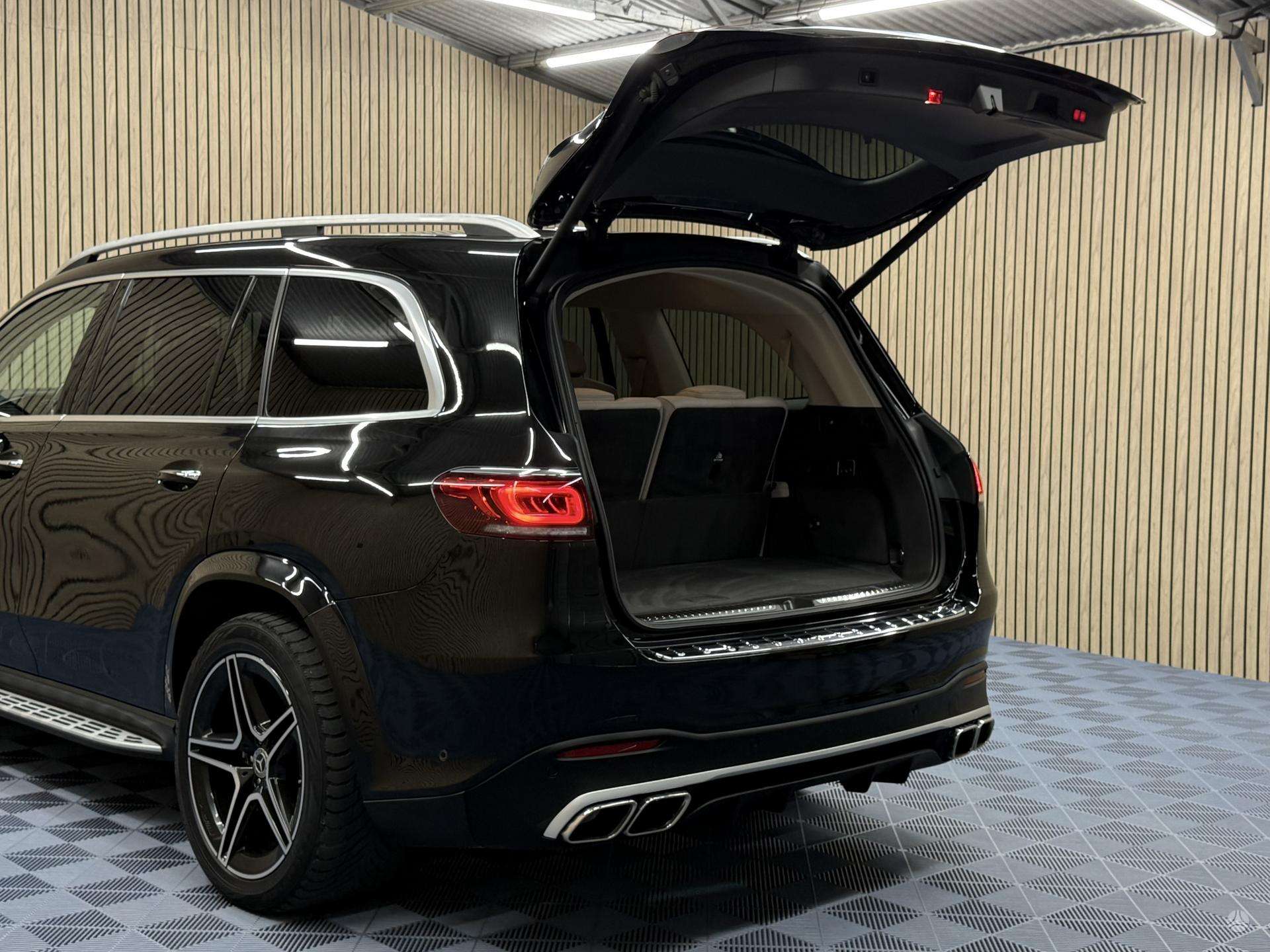 Mercedes-Benz GLS400