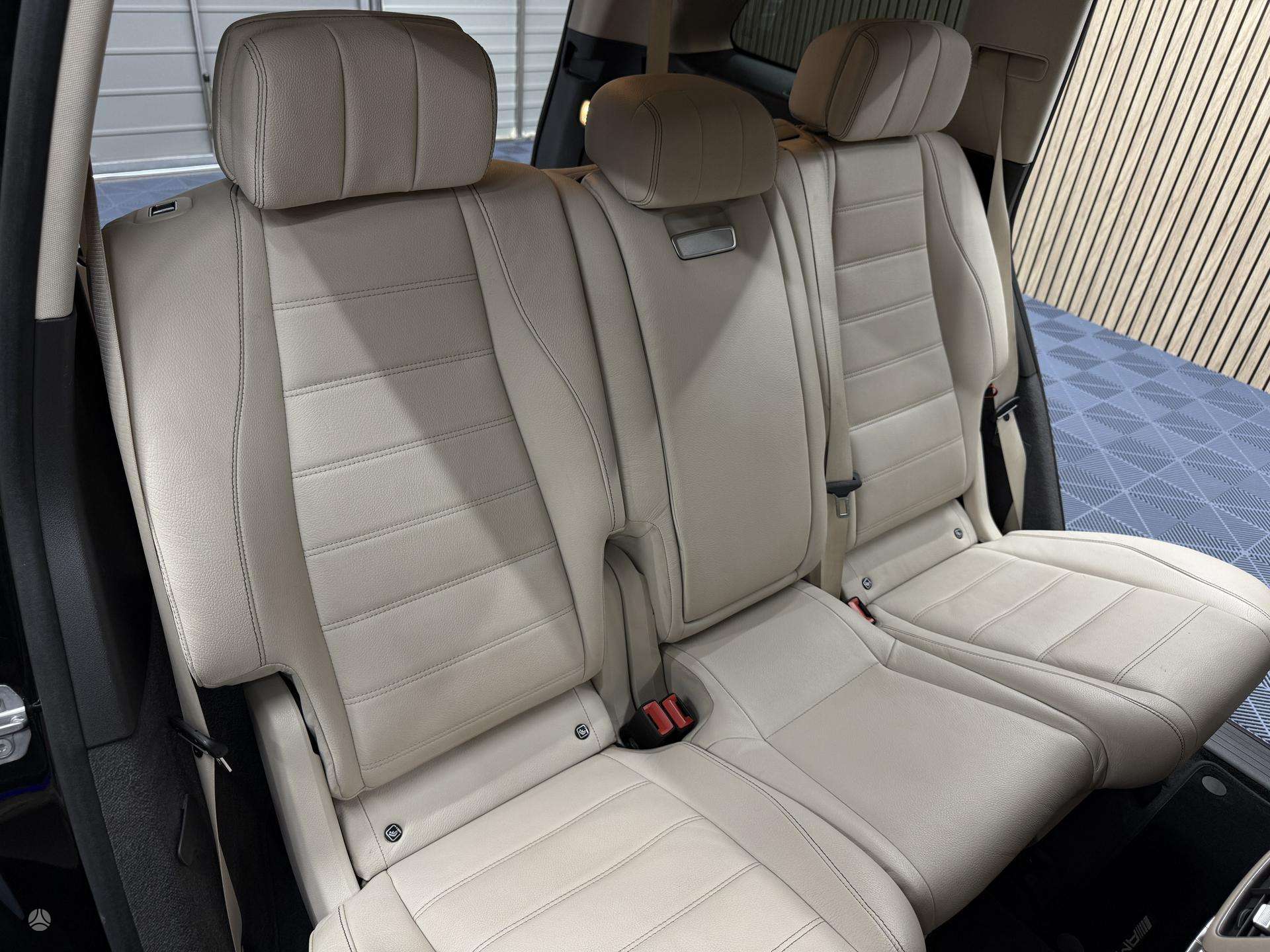 Mercedes-Benz GLS400