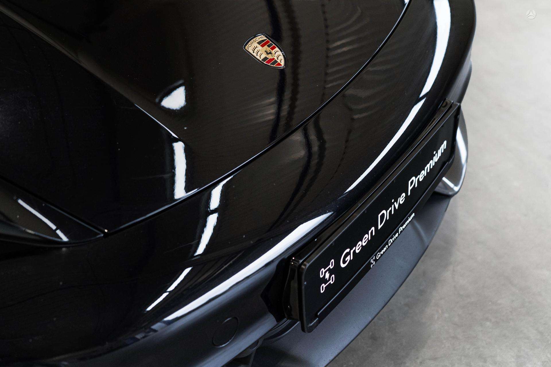2020 Porsche Taycan photo 12