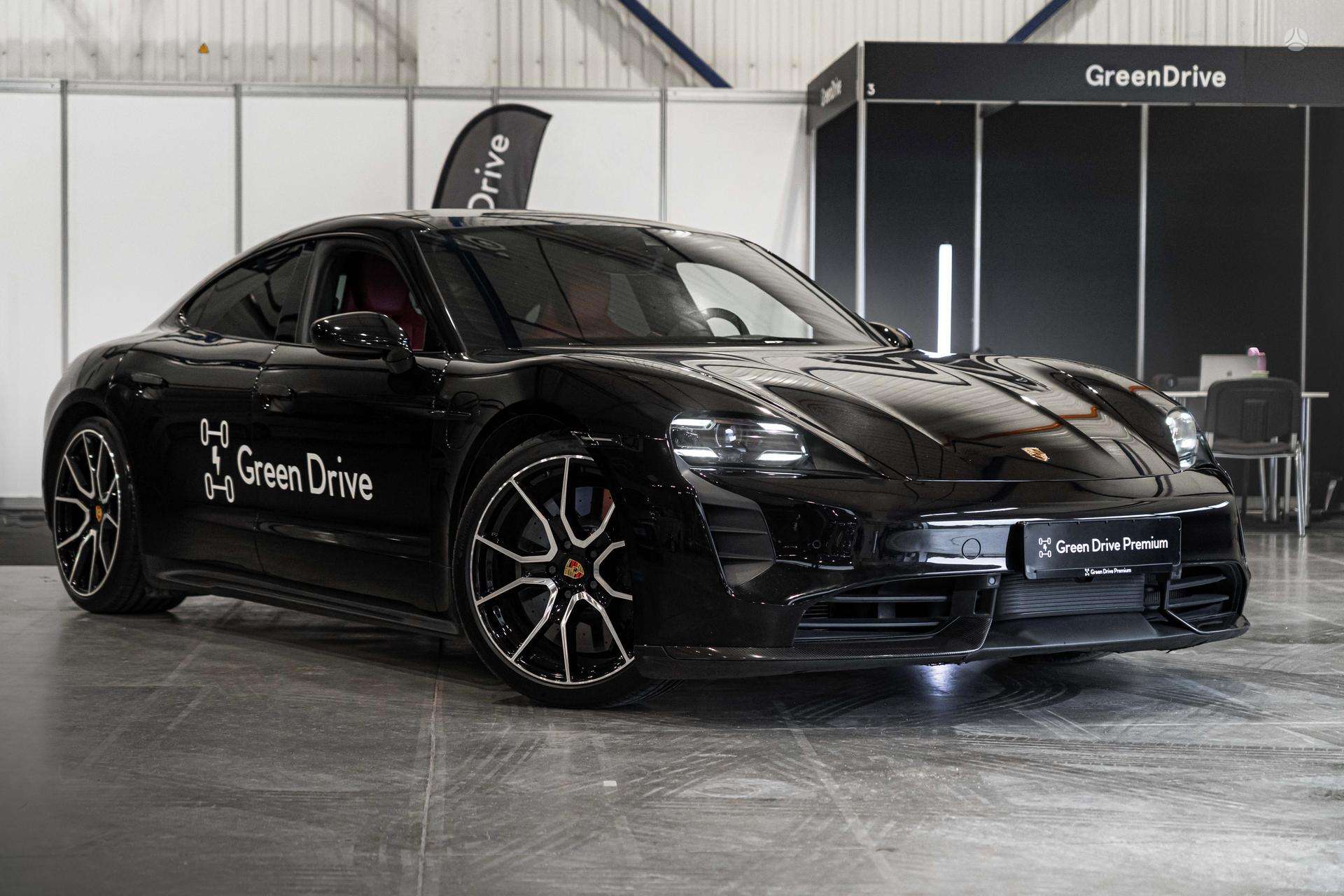 2020 Porsche Taycan photo 7
