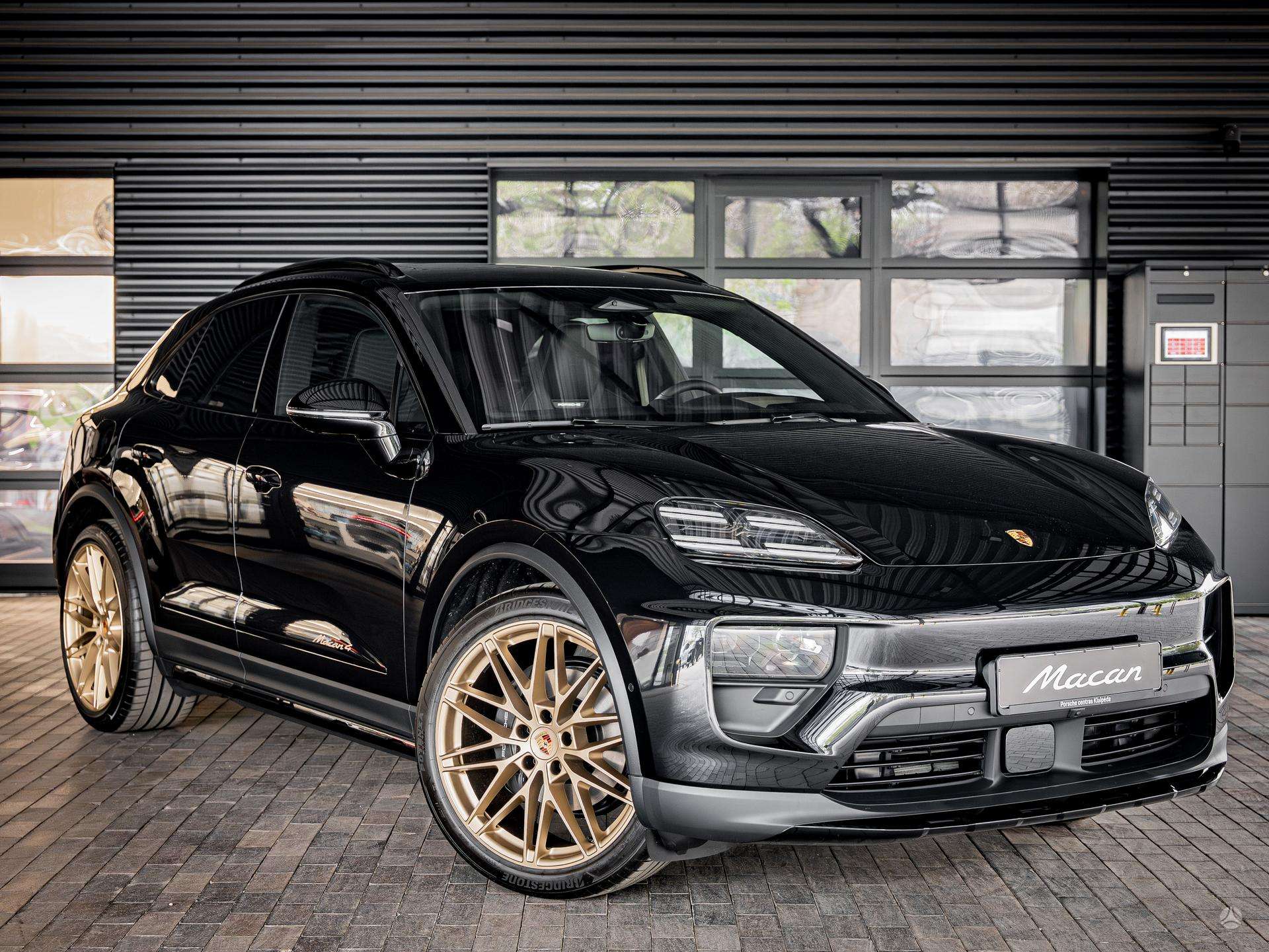 2026 Porsche Macan photo 10