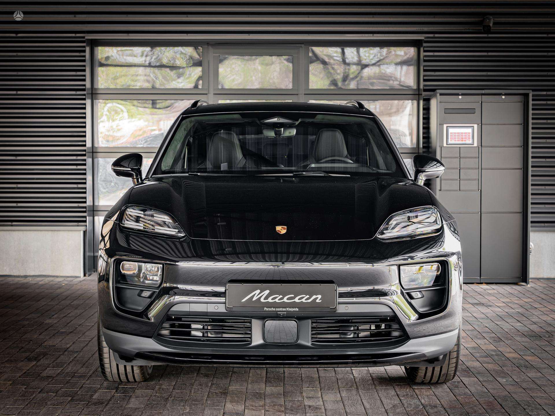 2026 Porsche Macan photo 11