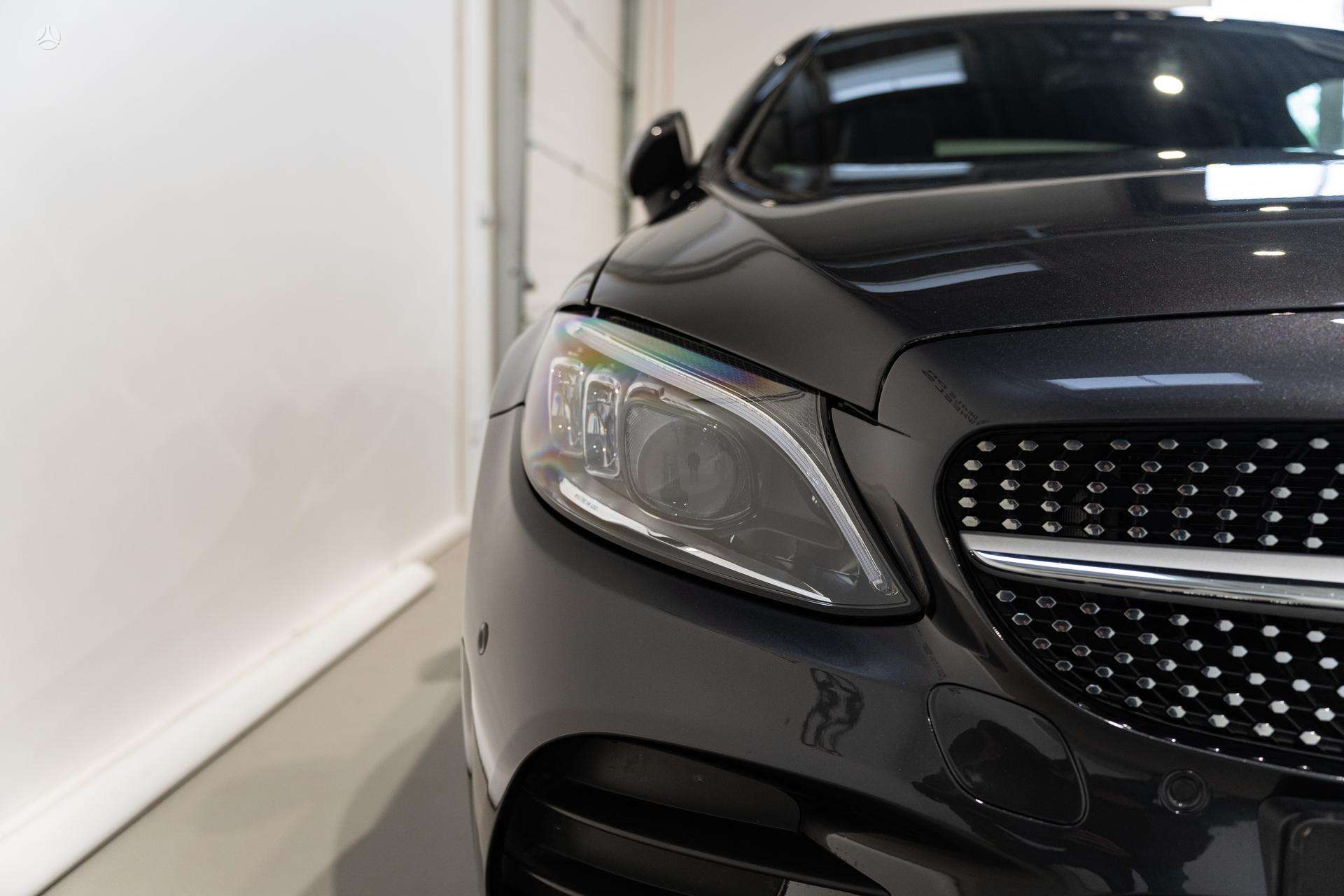 Mercedes-Benz C300