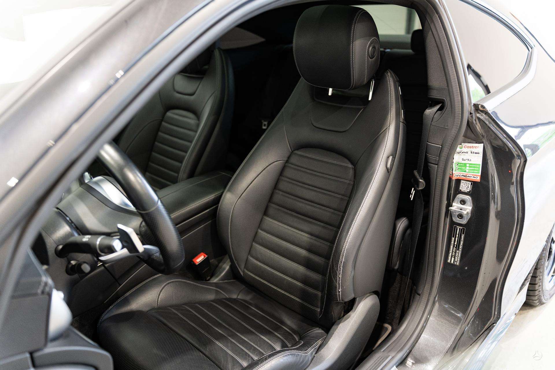 Mercedes-Benz C300