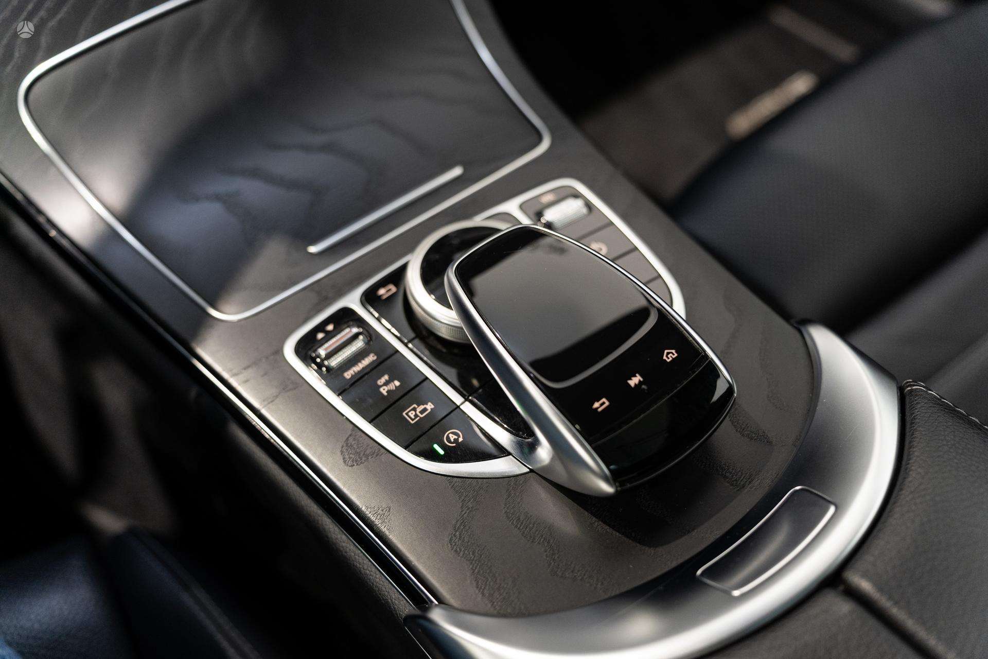 Mercedes-Benz C300