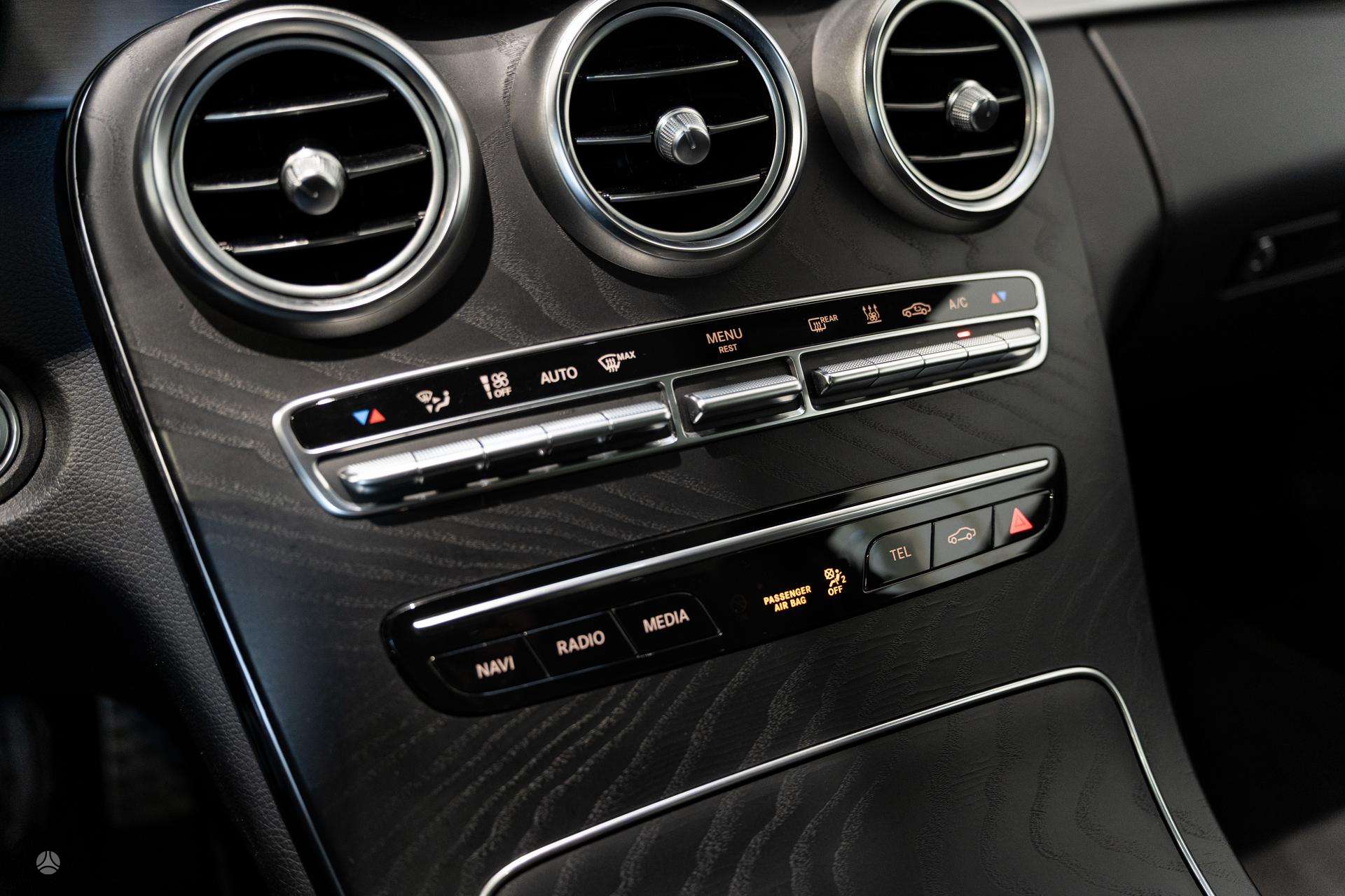 Mercedes-Benz C300