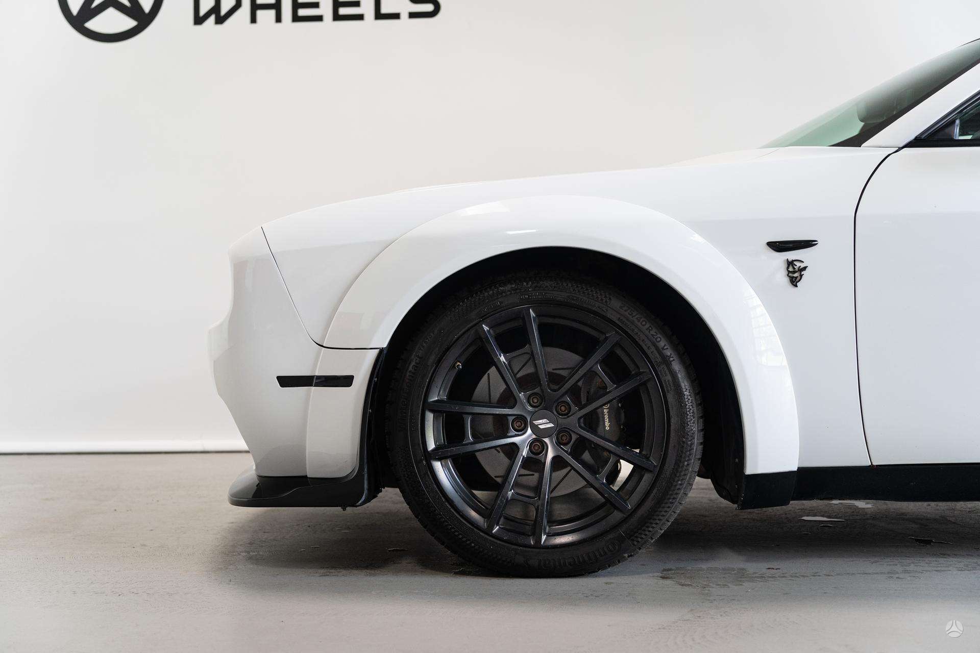 Dodge Challenger