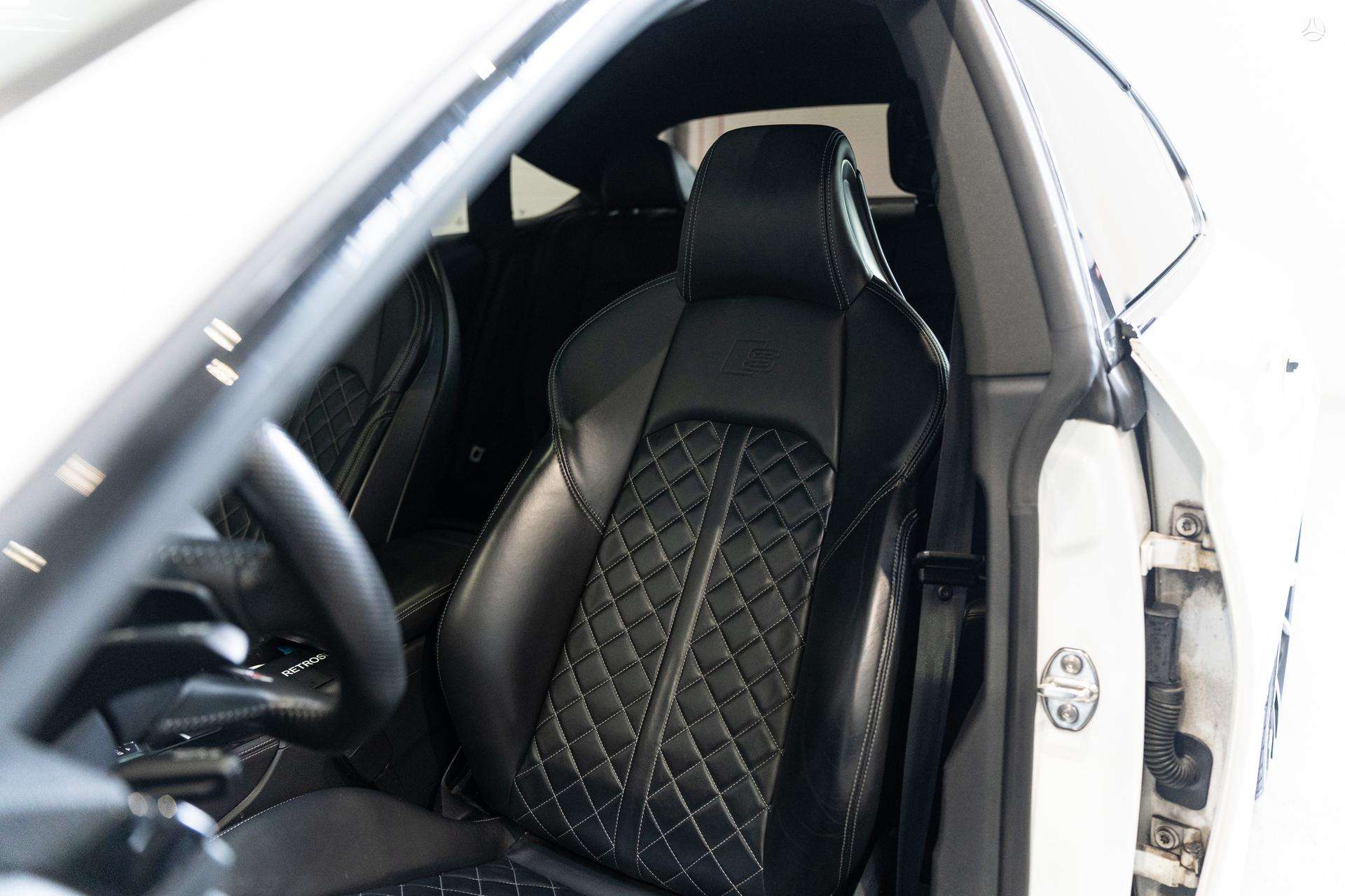 Audi S5