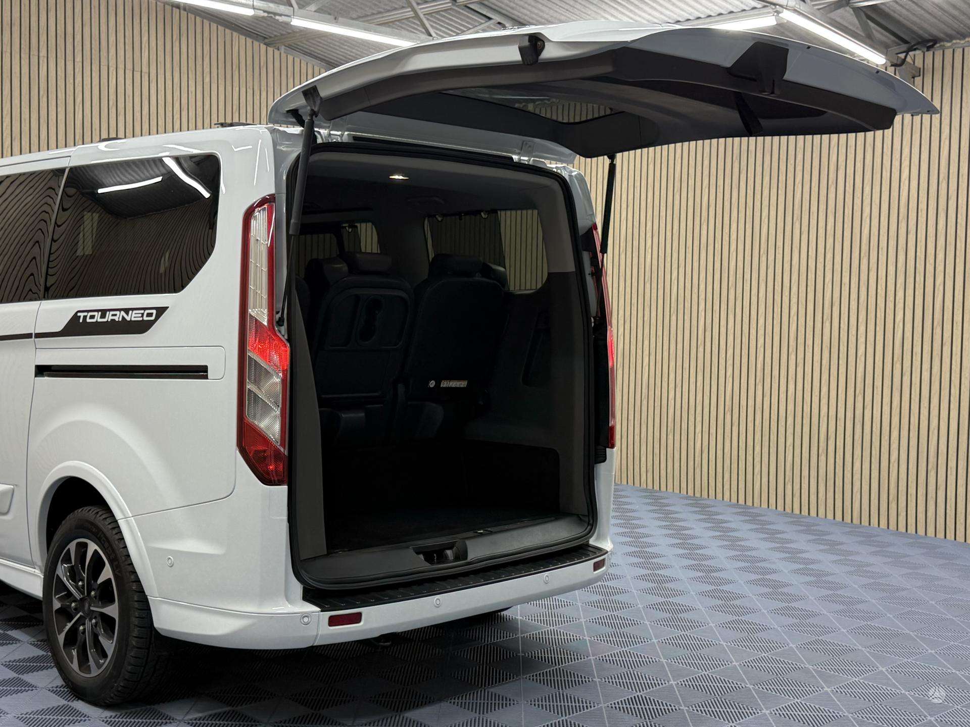 Ford Tourneo Custom