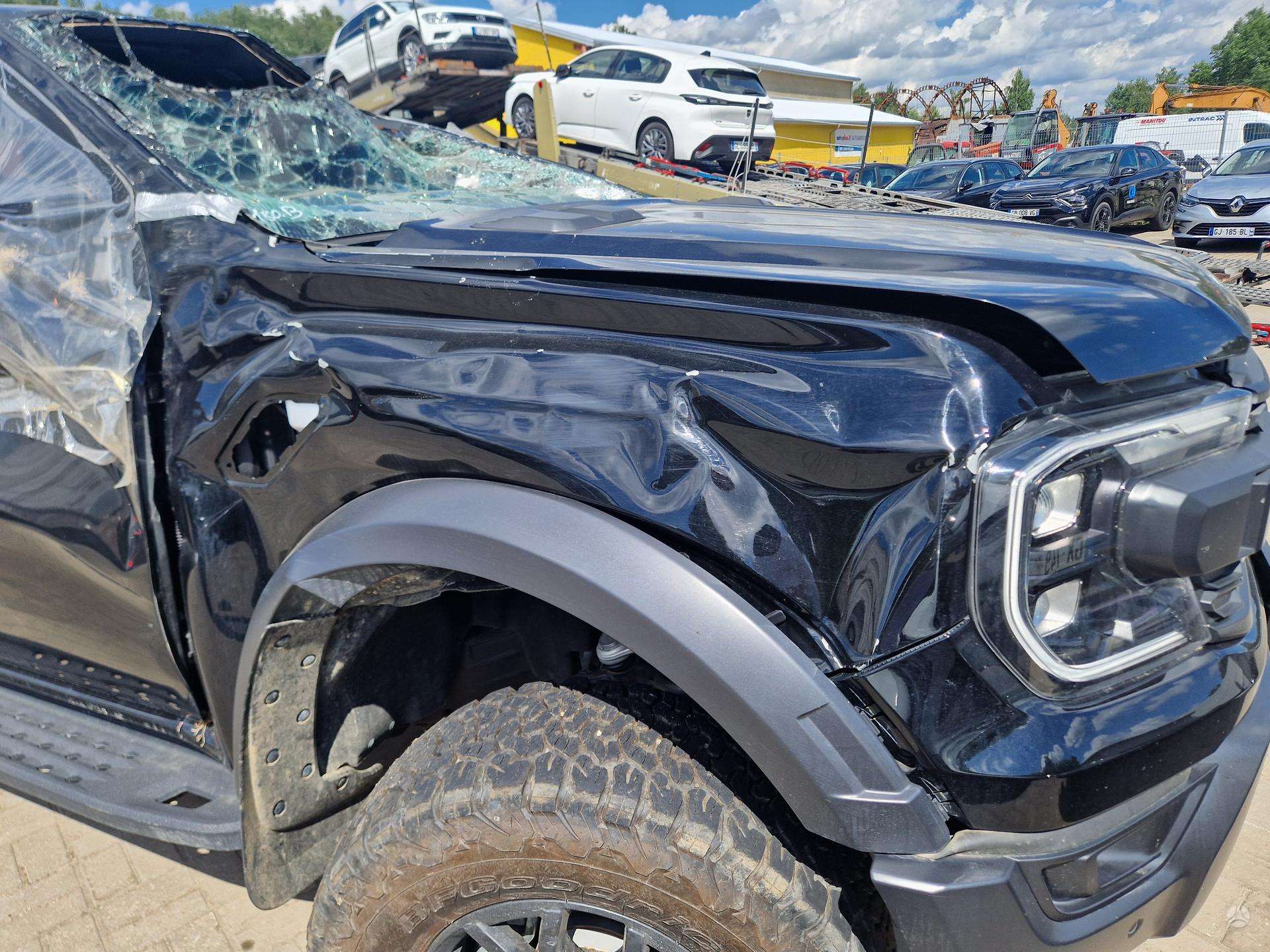 Photo 2 of 4