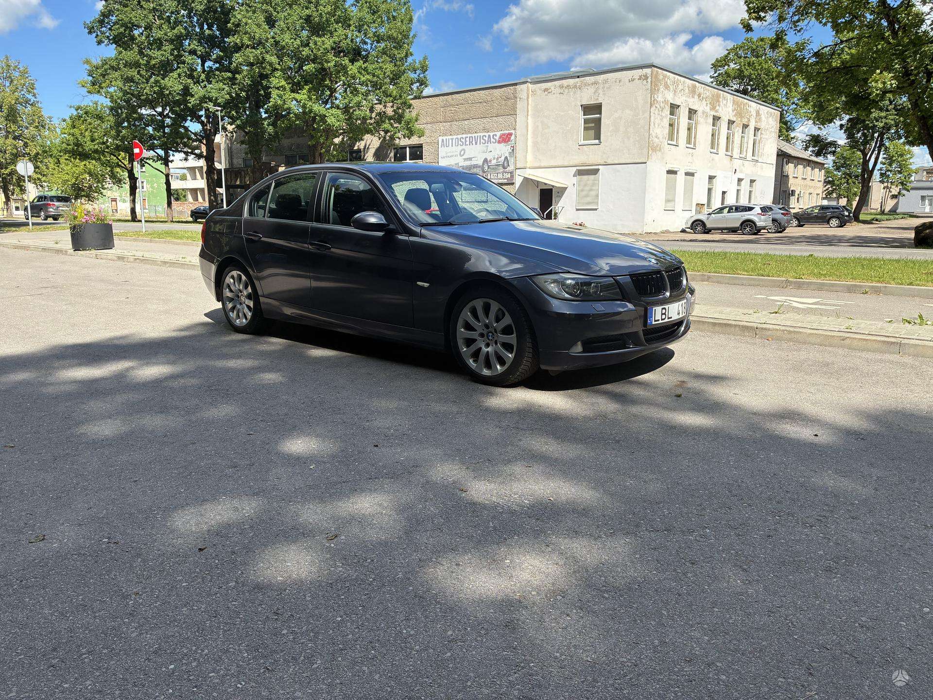 Photo 3 of 4