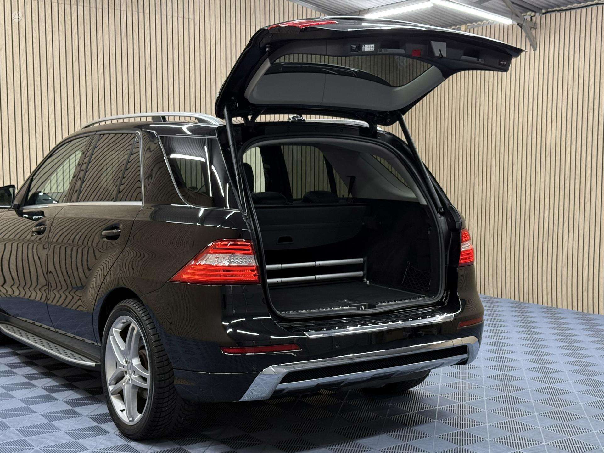 Mercedes-Benz ML350