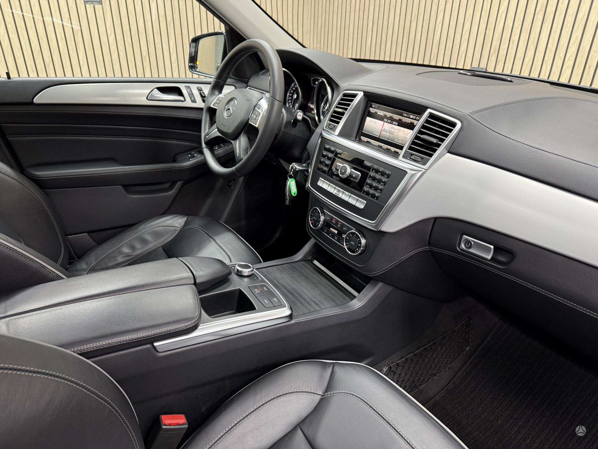 Mercedes-Benz ML350