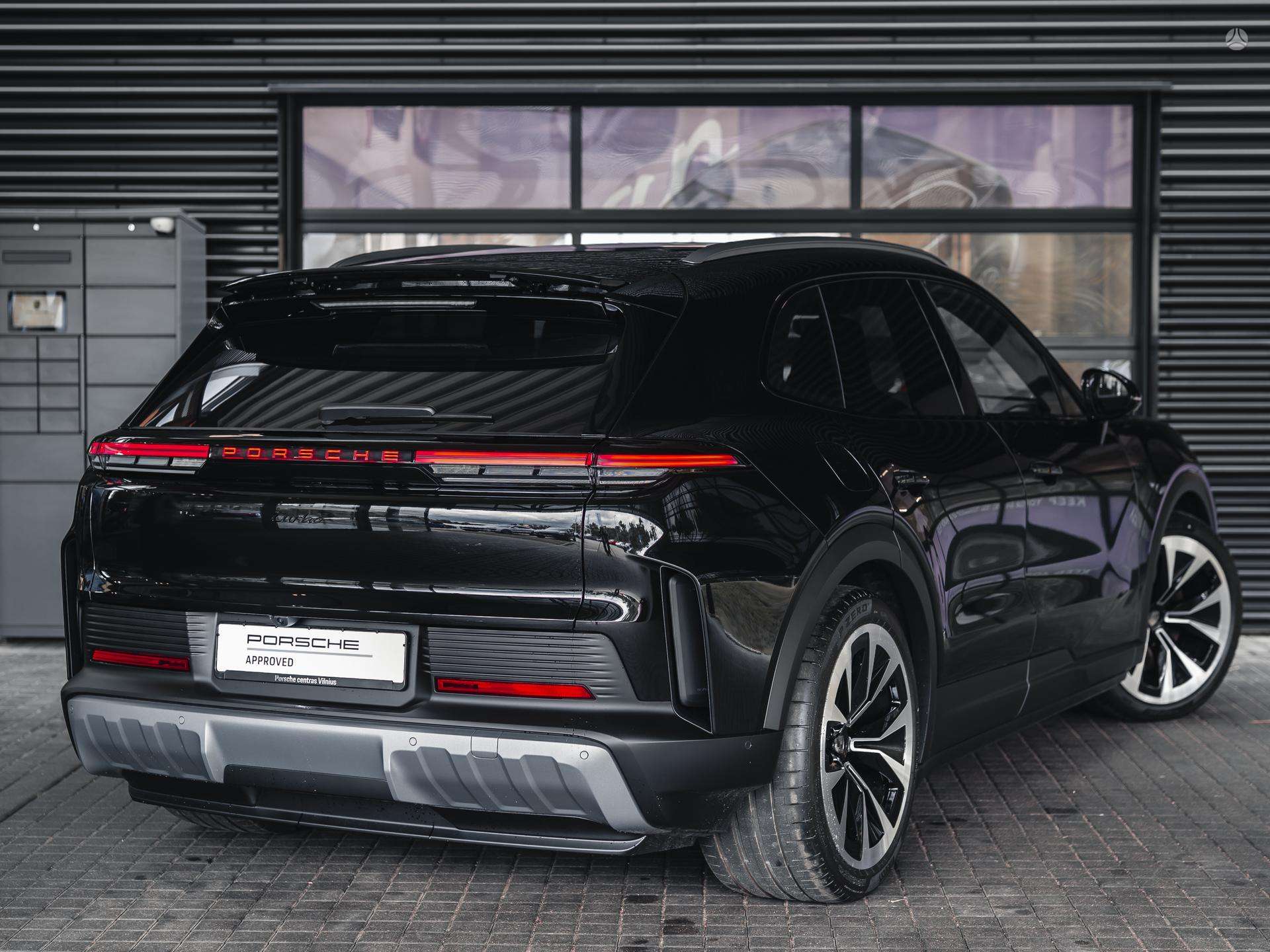 2026 Porsche Cayenne photo 5