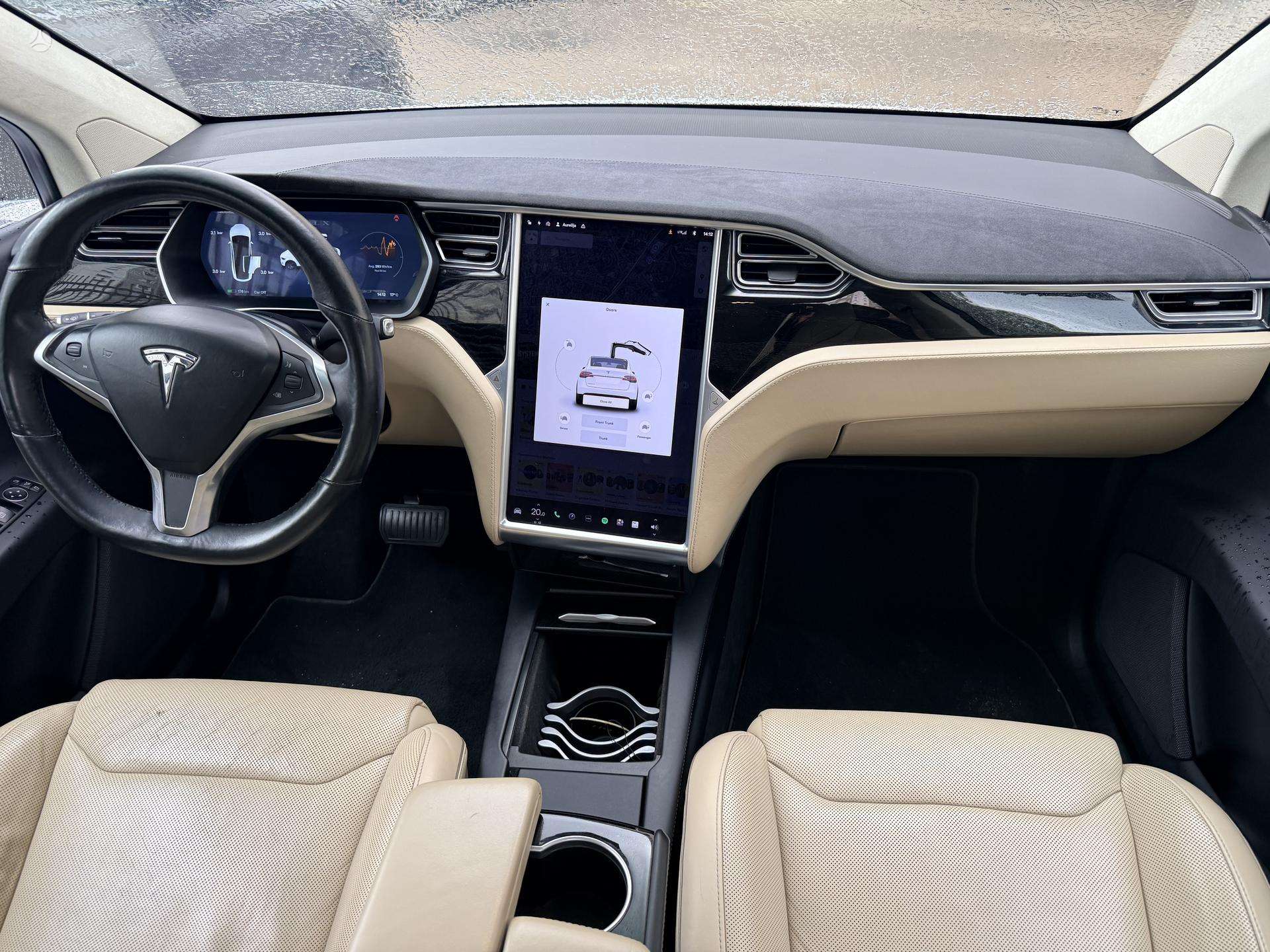 2017 Tesla Model X photo 10