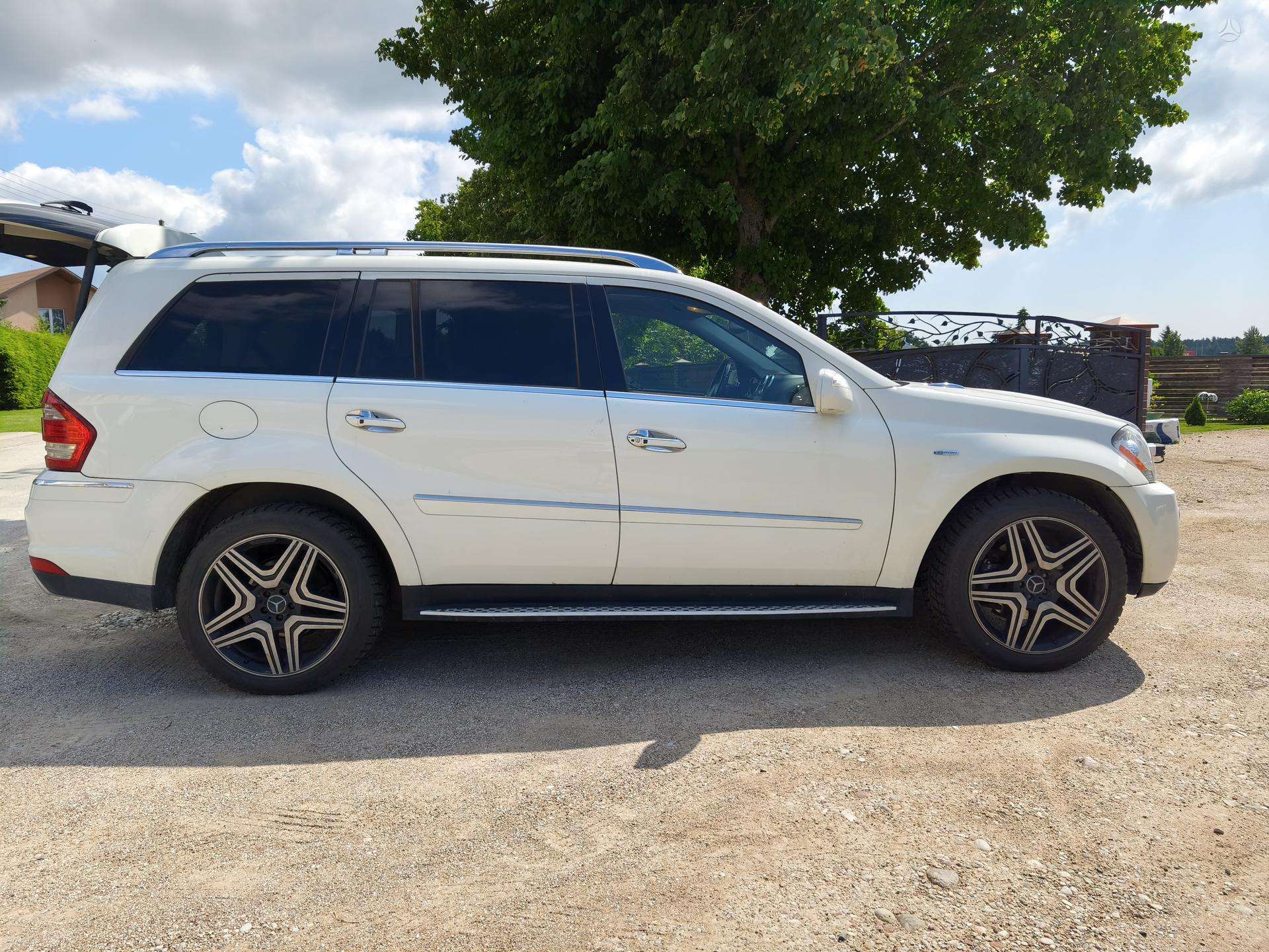 Photo 3 of 4