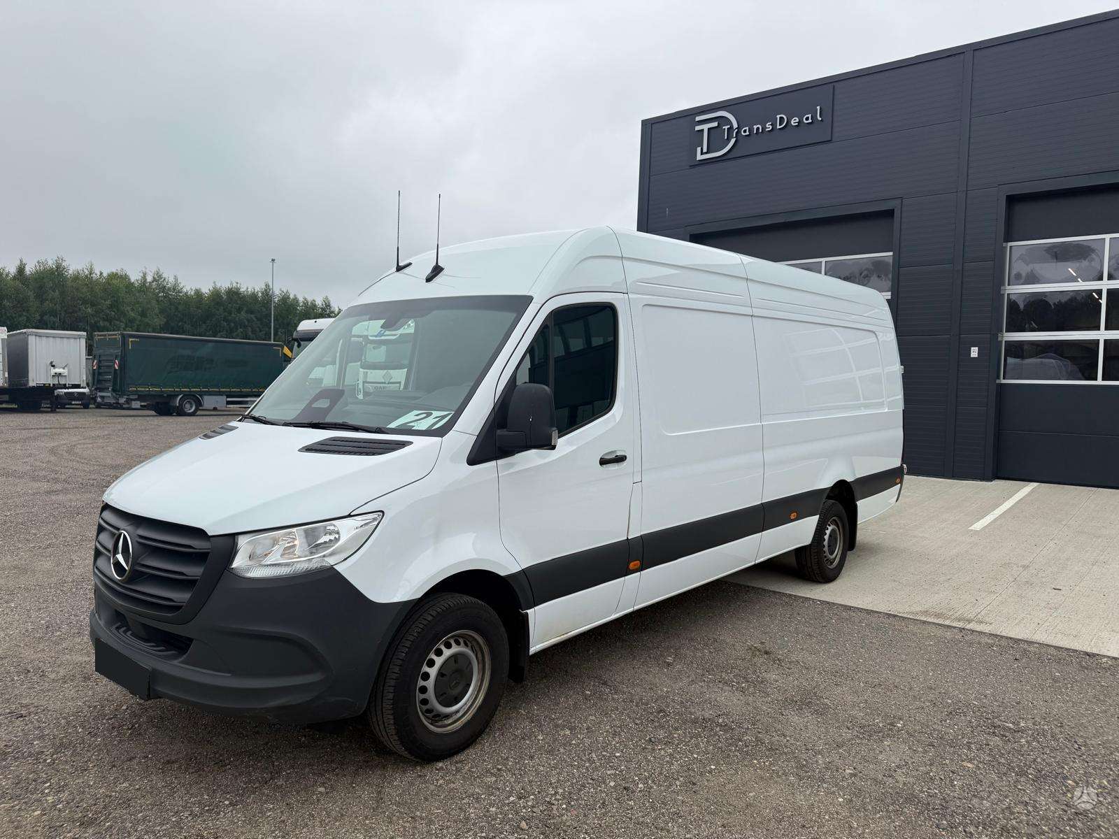 Mercedes-Benz  Sprinter