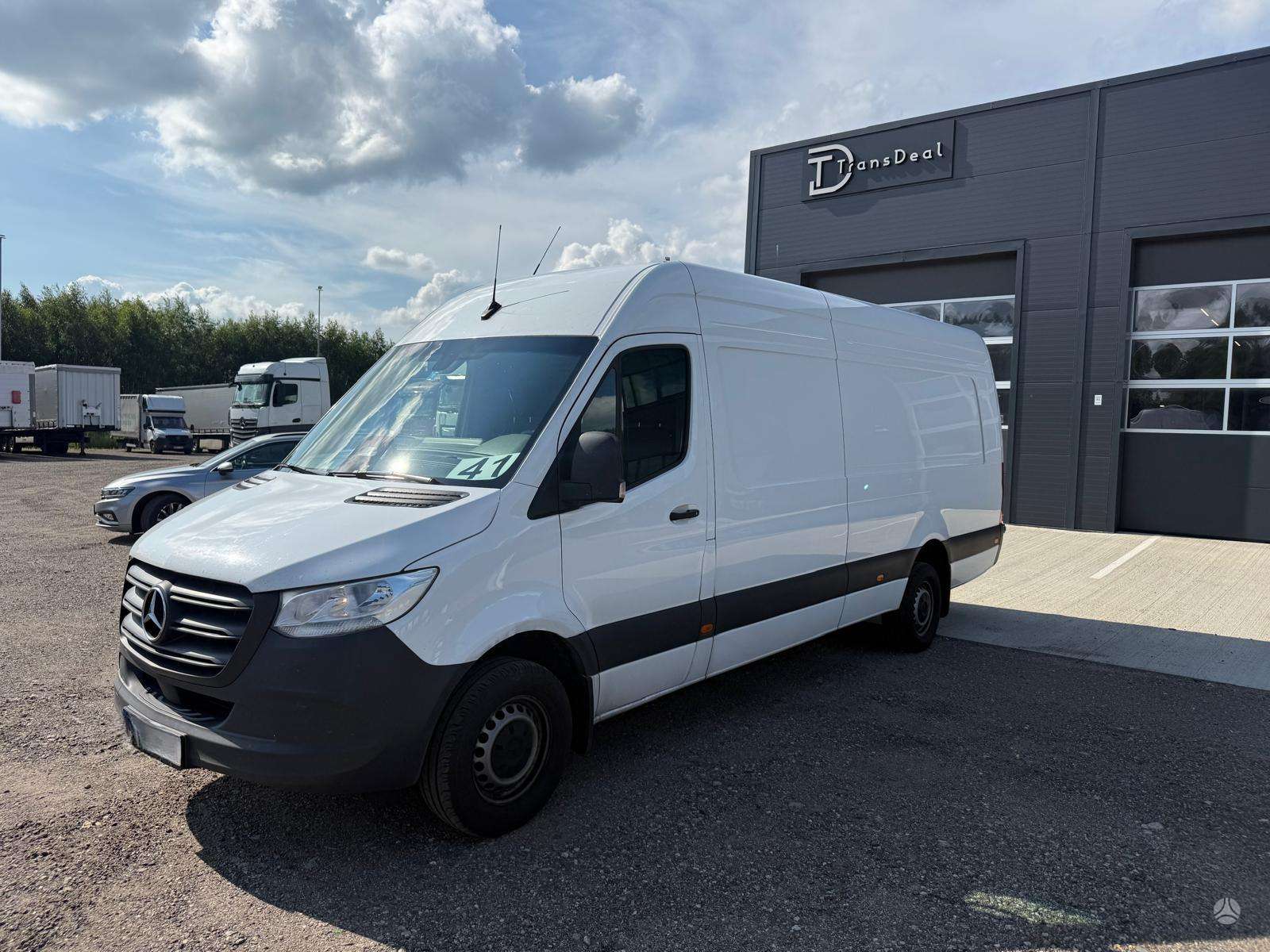 Mercedes-Benz  Sprinter